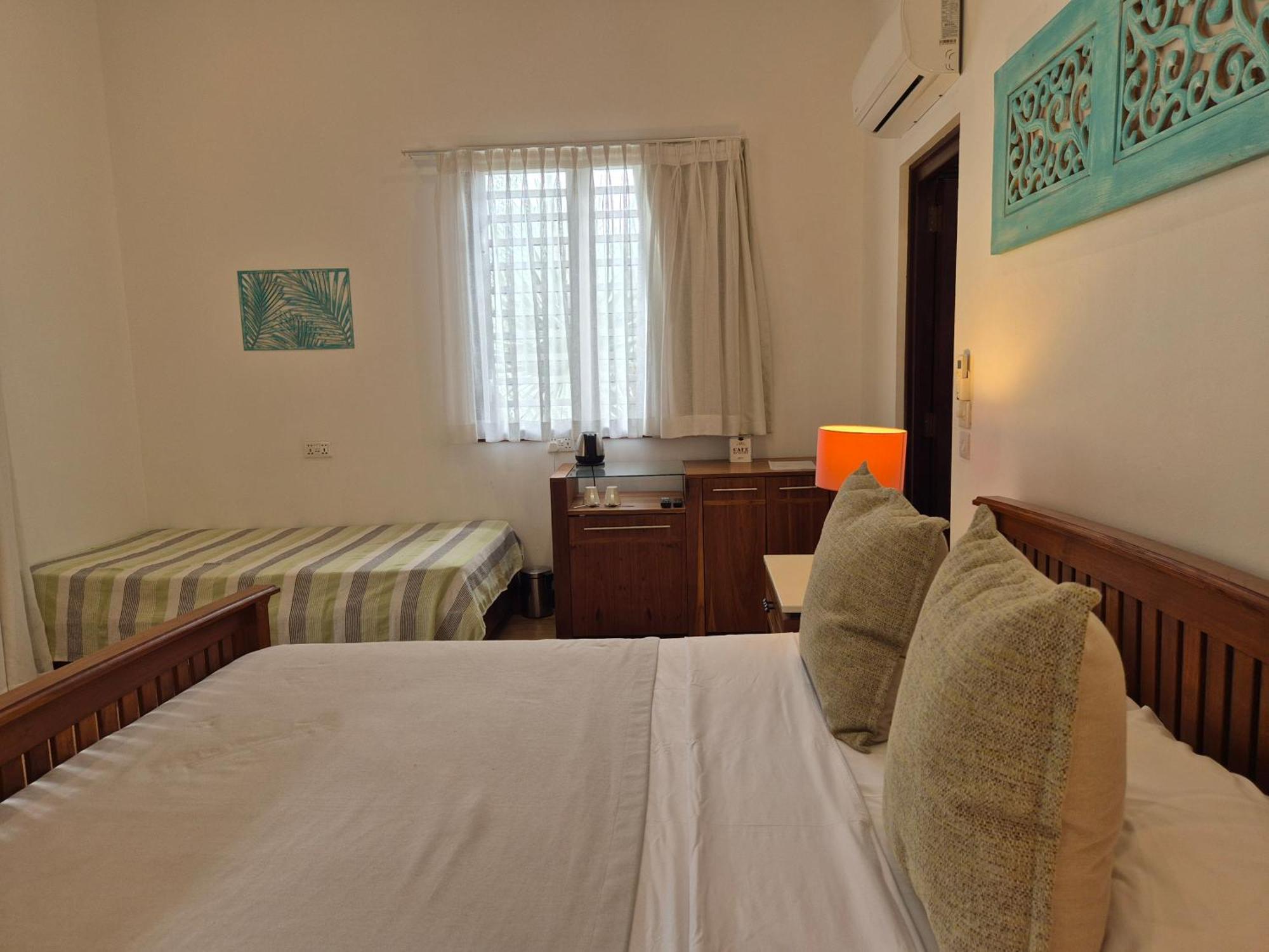 Shanti Ghar Guest House タマラン エクステリア 写真