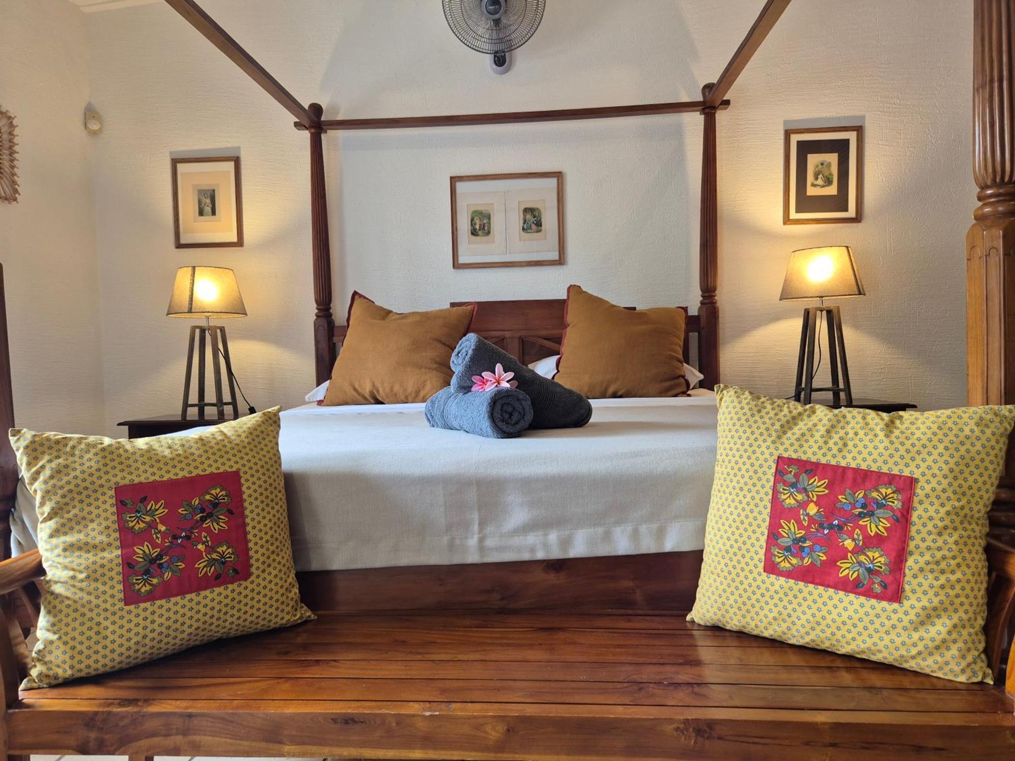 Shanti Ghar Guest House タマラン エクステリア 写真