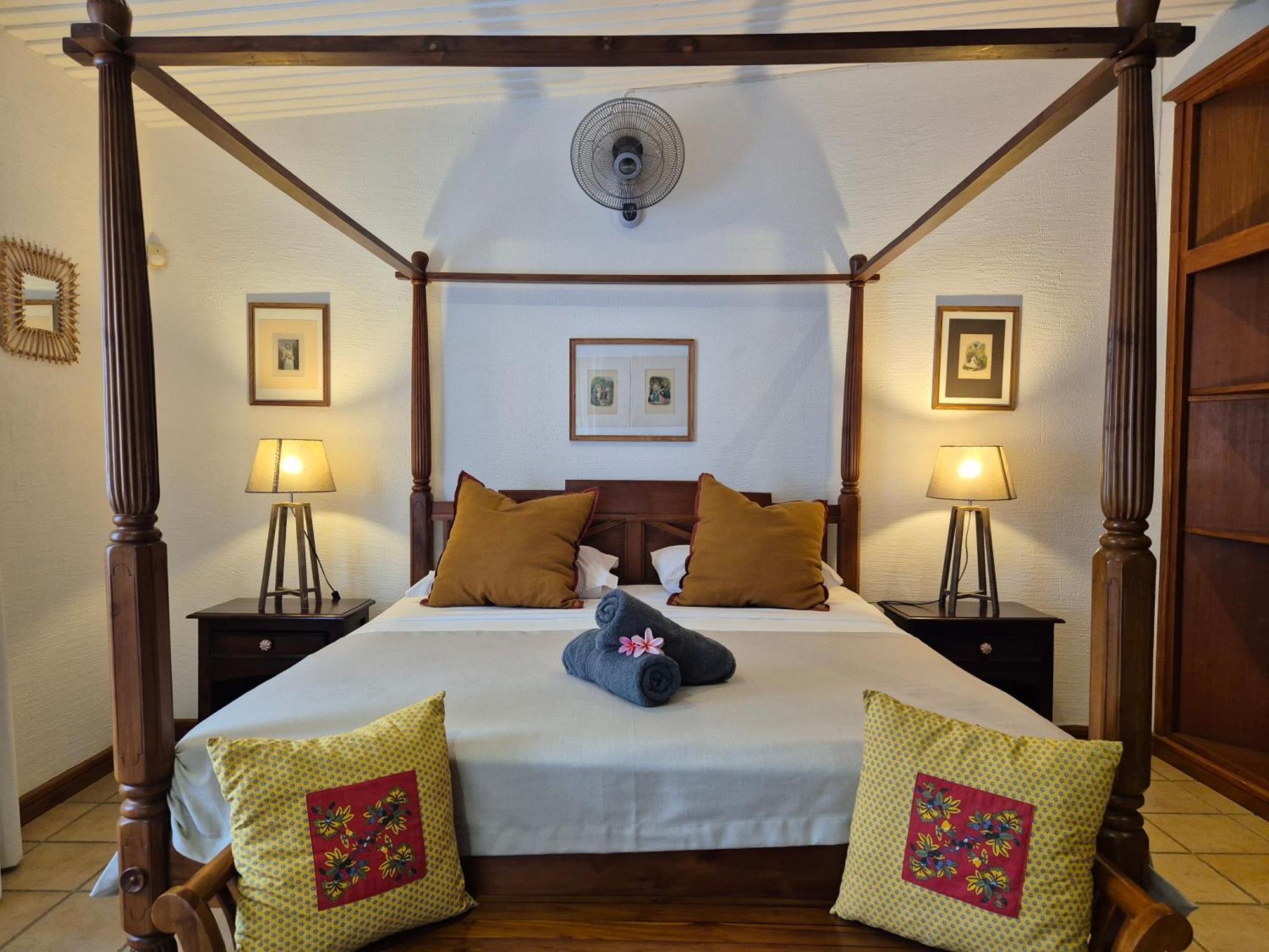 Shanti Ghar Guest House タマラン エクステリア 写真